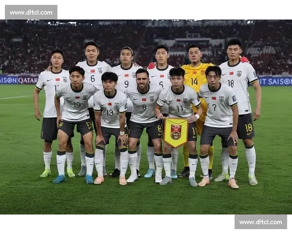 国足vs日本首发出炉阵容对比谁能抢占先机看点解析与战术博弈前瞻